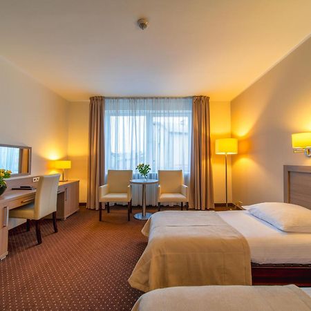 Hotel Gromada Arka Lux 코잘린 외부 사진