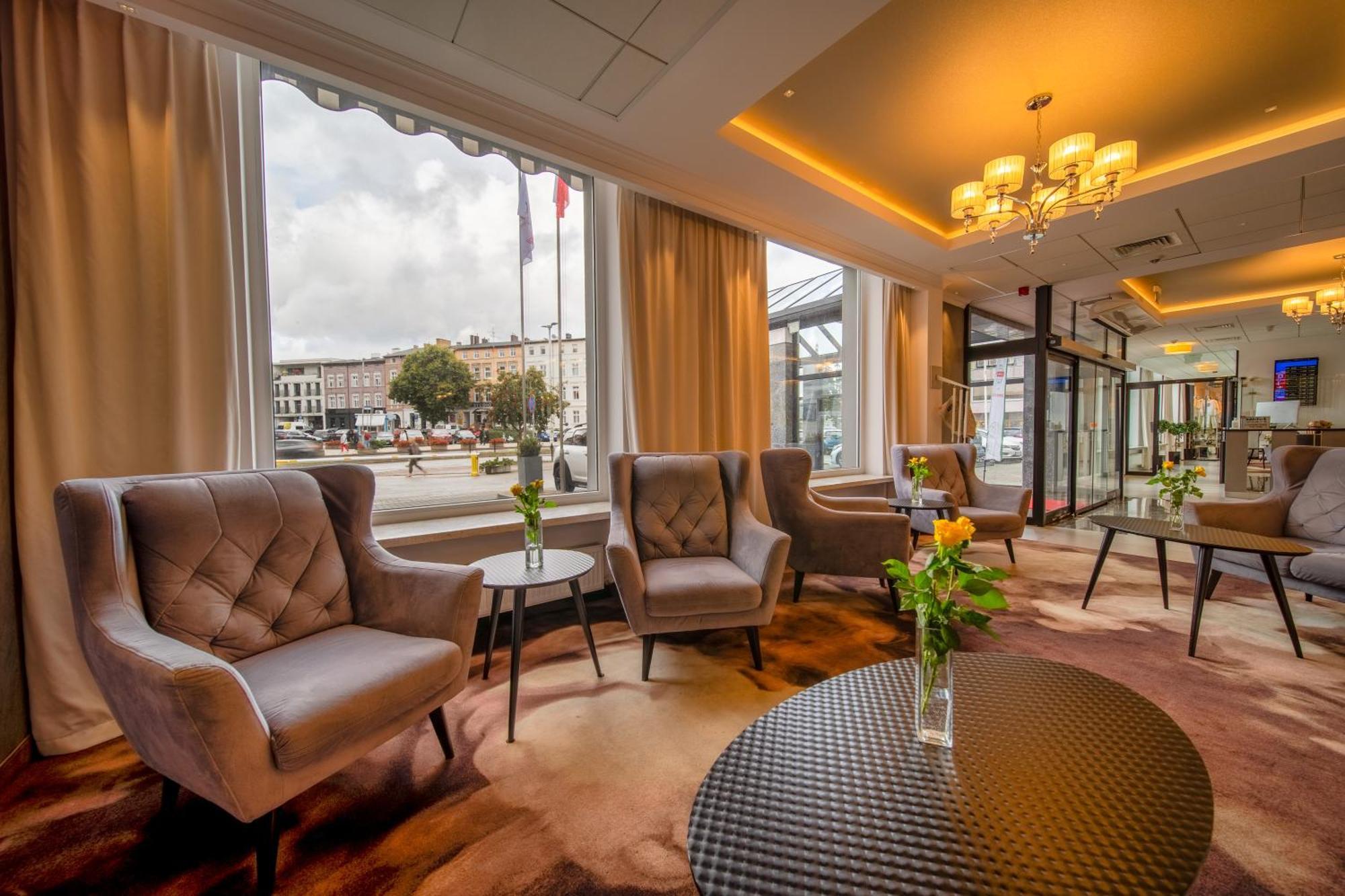 Hotel Gromada Arka Lux 코잘린 외부 사진