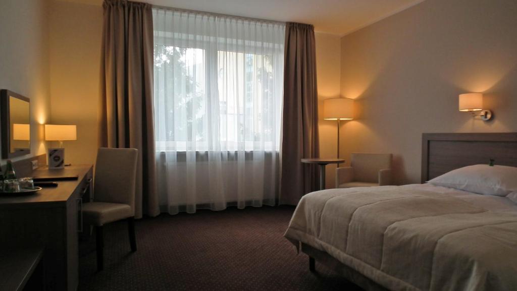 Hotel Gromada Arka Lux 코잘린 외부 사진
