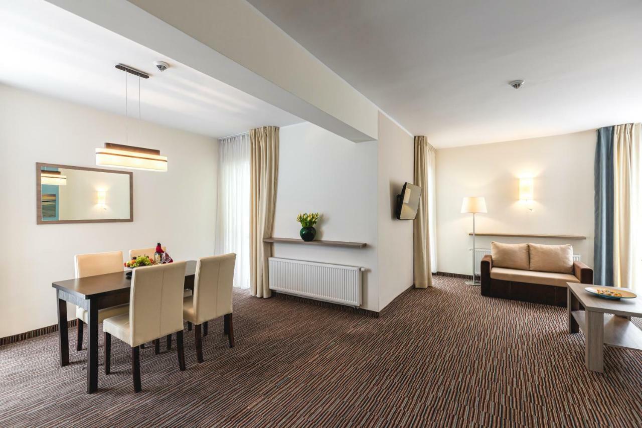 Hotel Gromada Arka Lux 코잘린 외부 사진
